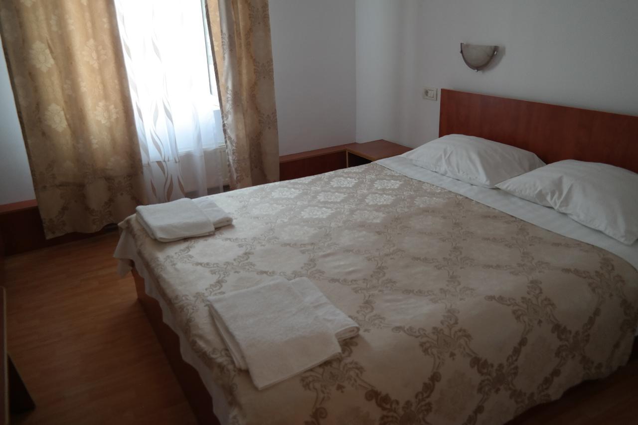 Motel Valentina Ion Roata Экстерьер фото