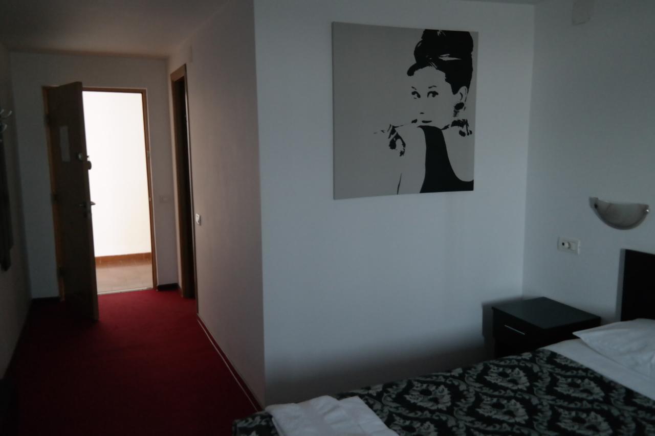 Motel Valentina Ion Roata Экстерьер фото